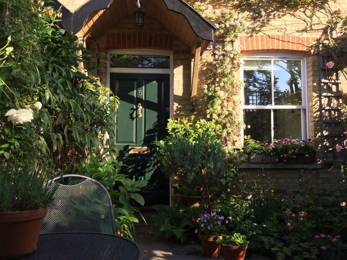 テディントン Old Station Gardens, Sw London Bed & Breakfast エクステリア 写真